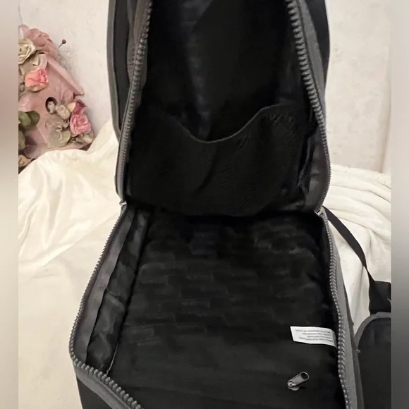 Vespa Black Backpack with multiple pockets, heavy duty zippers. Faux leather - Picture 7 of 14